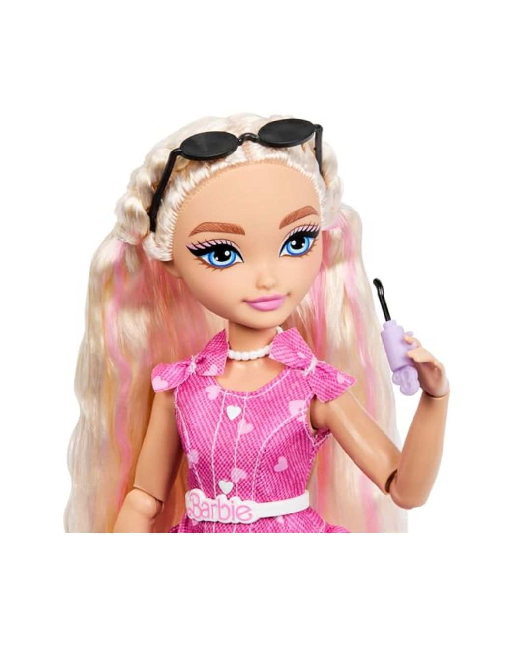 Mattel Barbie Dream Besties Barbie Malibu Doll & Accessories, Posable Fashion Doll & Themed Pieces