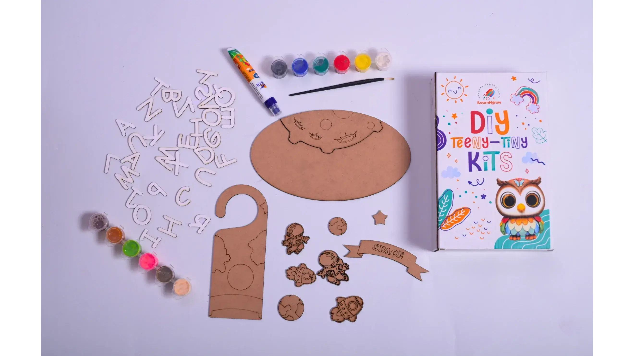 iLearnNGrow Teeny Tiny Space Theme DIY Name Plate Kit & Door Knob Kit