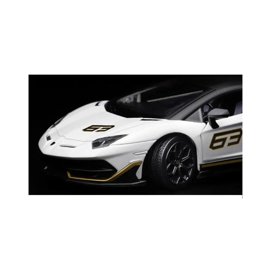 CCA 1:24 Lamborghini Aventador SVJ 63 Model Car Diecast Toy Car