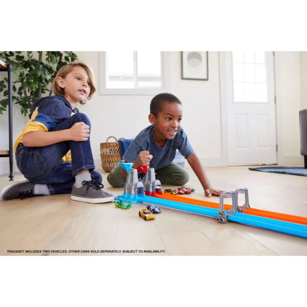 Hot Wheels Double Loop Dash Trackset with 2 Vehicles
