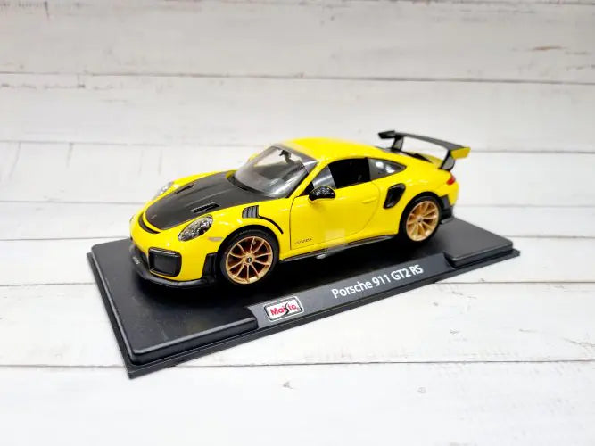 Maisto 1:24 Porsche 911 GT2 RS Yellow 51523